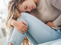 Частое мочеиспускание с болями внизу живота у женщин: причины, симптомы, лечение